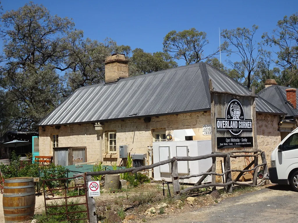 Overland Corner Hotel